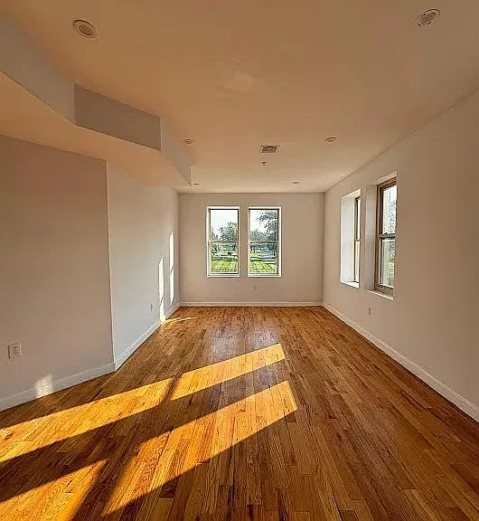 3 bed, 1000 sqft, $2,250 — Photo 4