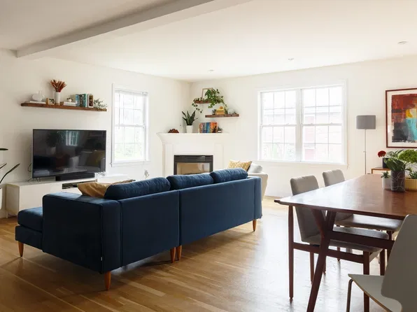 15 Parkers Ln #1, Waltham, MA 02453