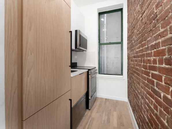 135 West 24th Street image 11 of 17