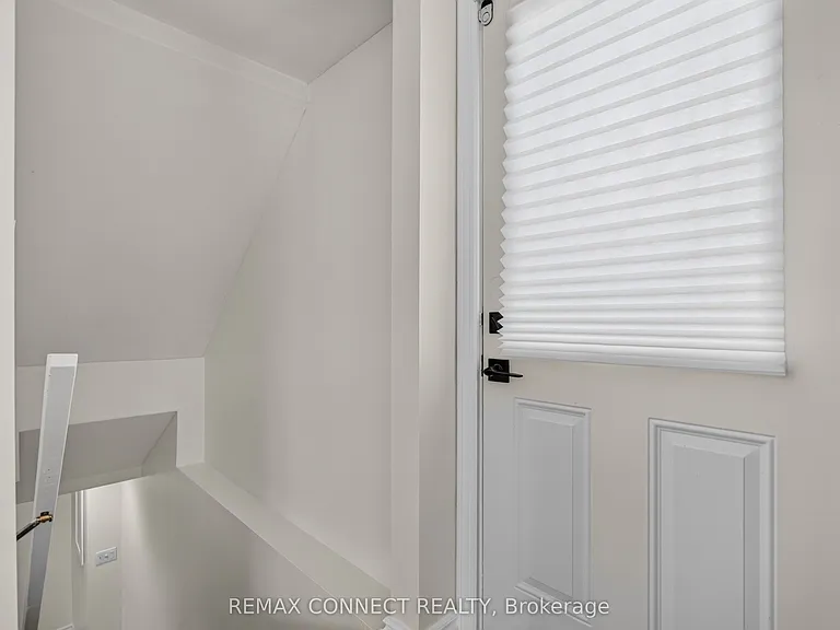 829 Cavan Ct — Photo 25