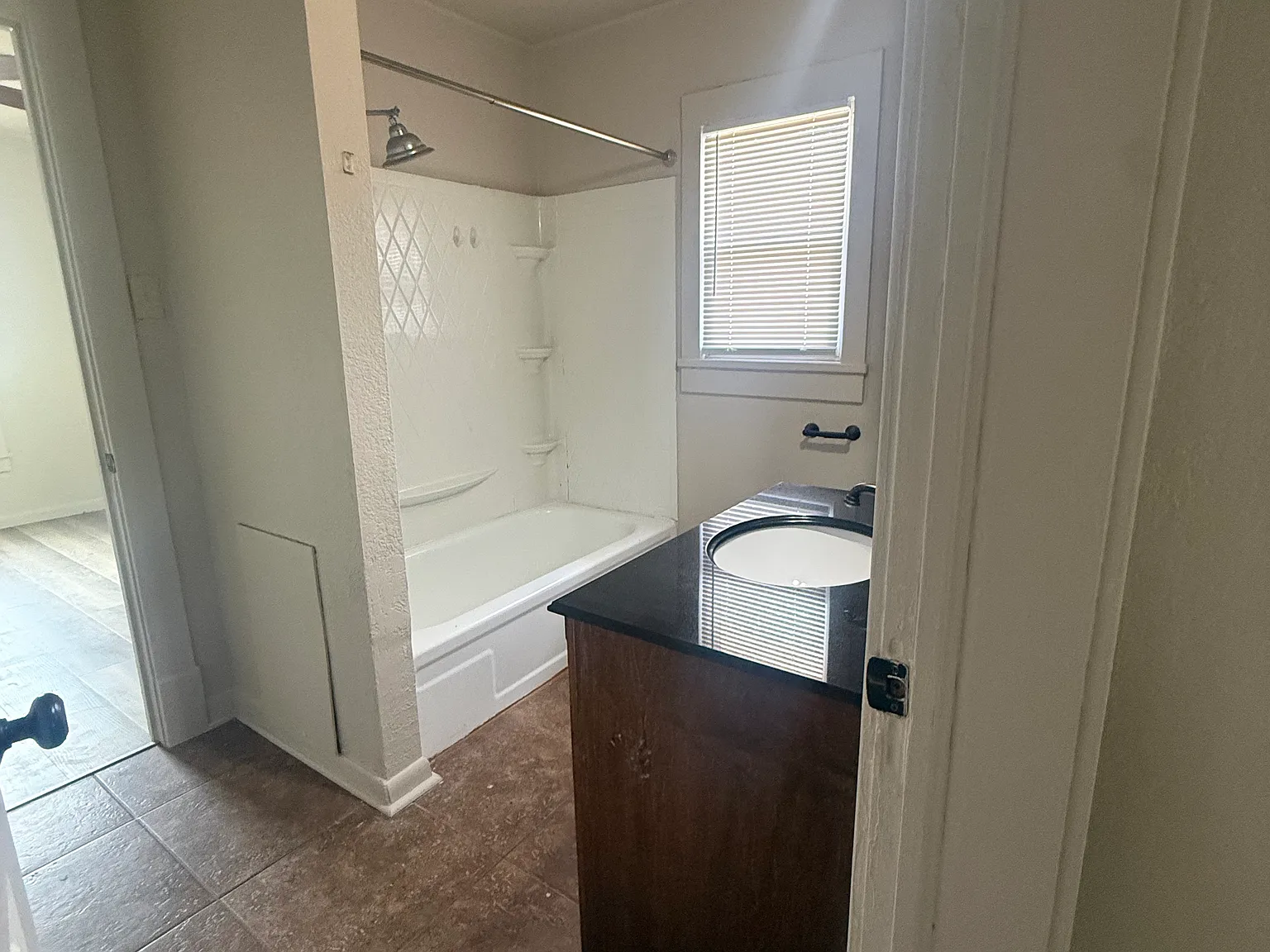 2 bed, 924 sqft, $1,075 — Photo 4