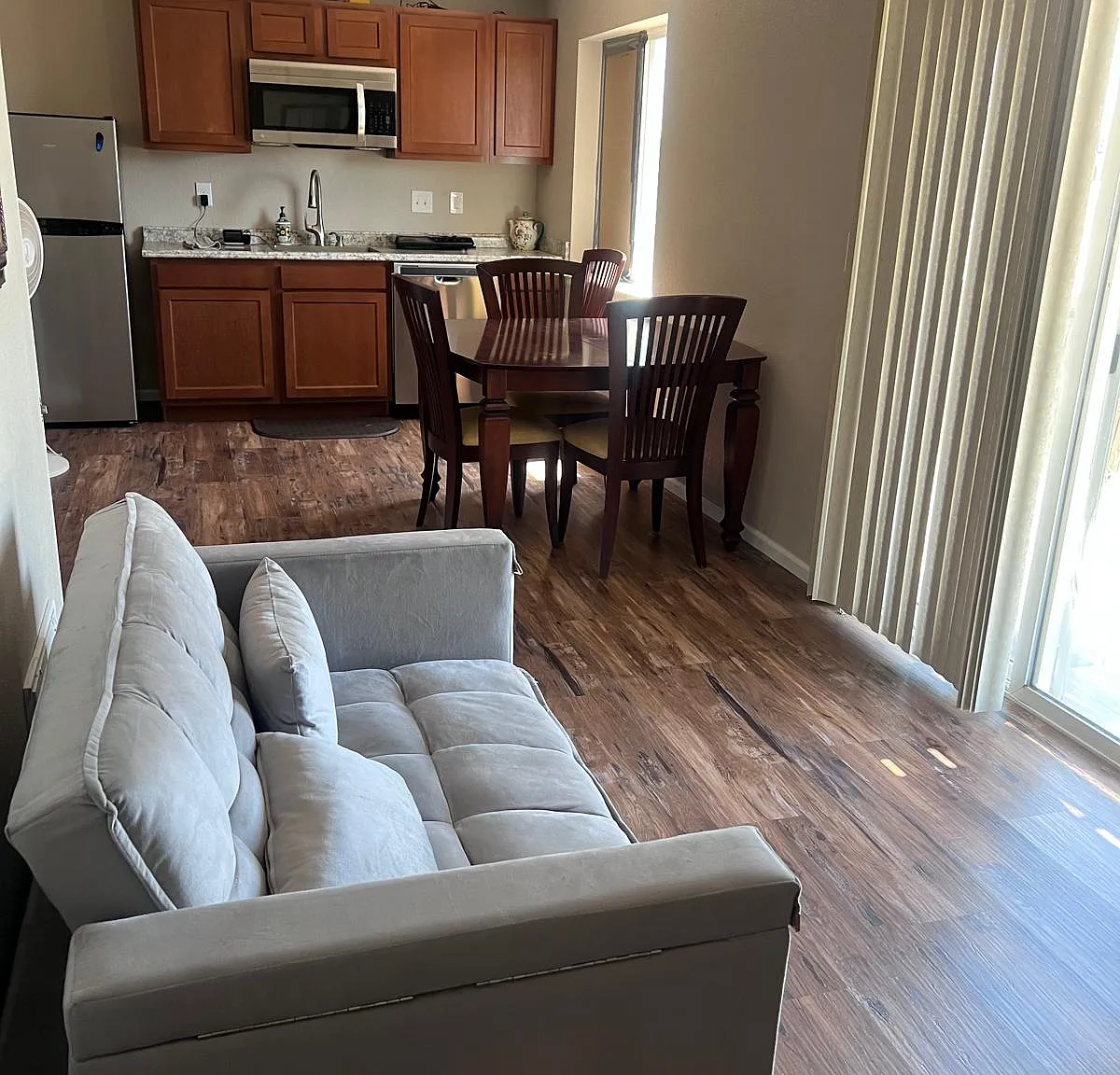 2 bed, 843 sqft, $2,000 — Photo 2