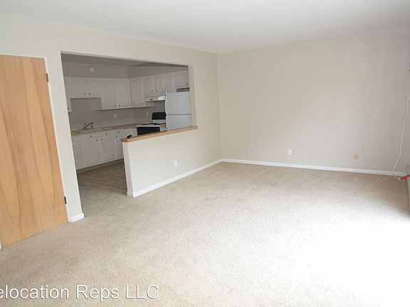4th image of 940 17th St APT 12