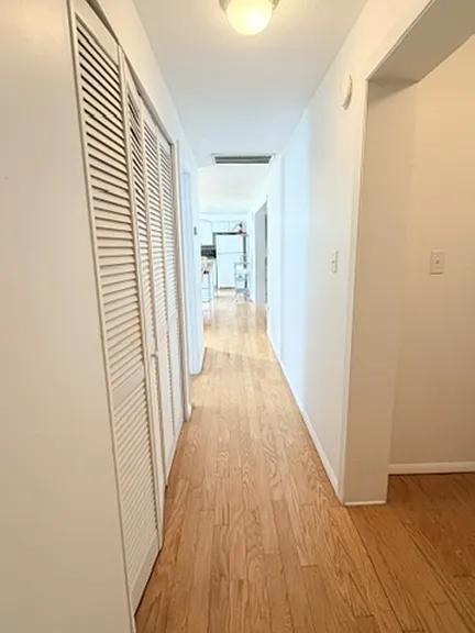 Hallway Bedrooms to Kitchen