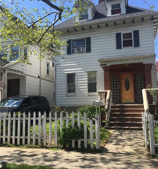 1st image of 149-43 Roosevelt Ave #1
