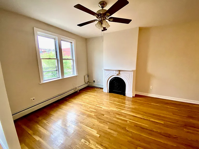 323.5 Pavonia Ave — Photo 6