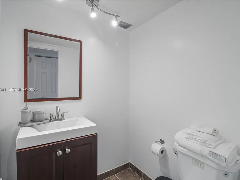 2750 NE 183rd St #1207 — Photo 22
