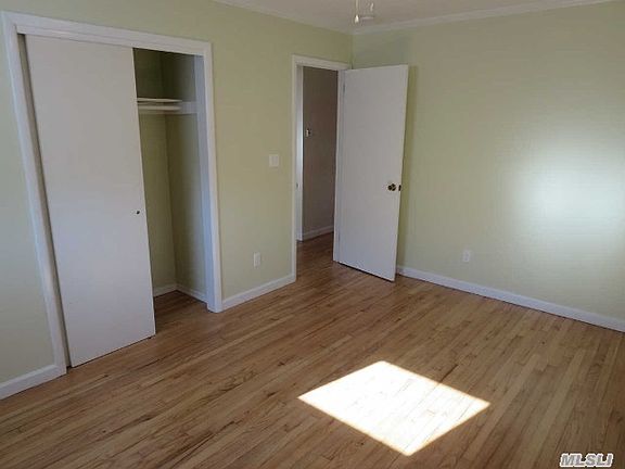 5th image of 5 Pineview Ln