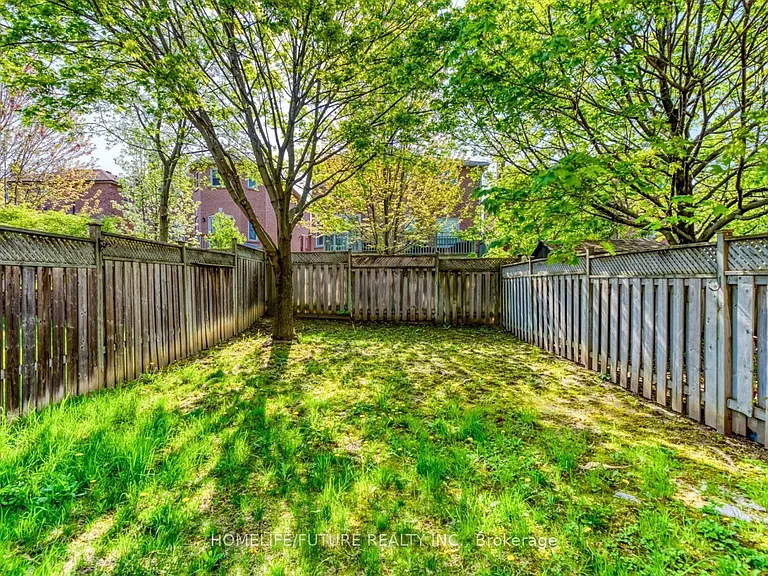 25 Hemans Ct — Photo 3