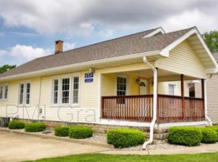 1060 2nd St, Charleston, IL