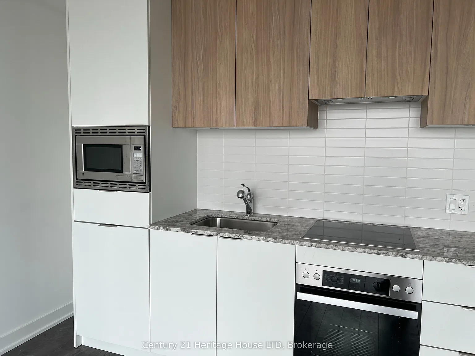 Rodeo Drive Condos — Photo 2