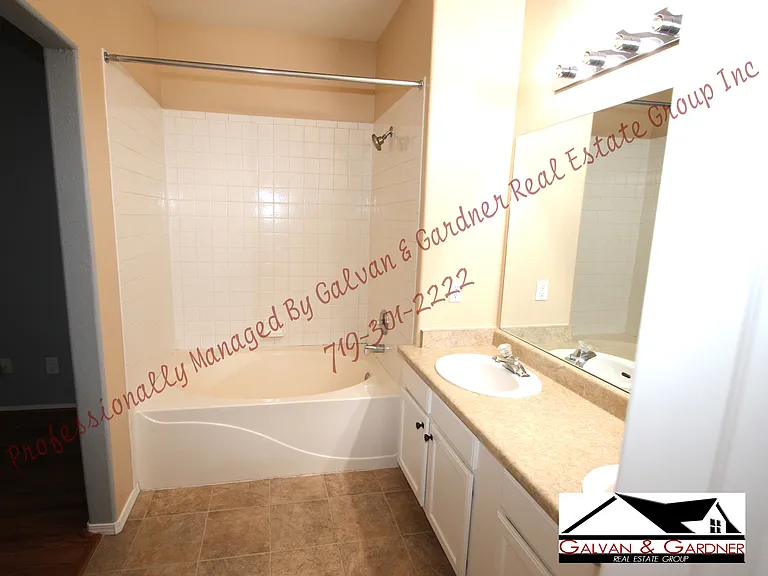 3850 Strawberry Field Grv #B — Photo 10