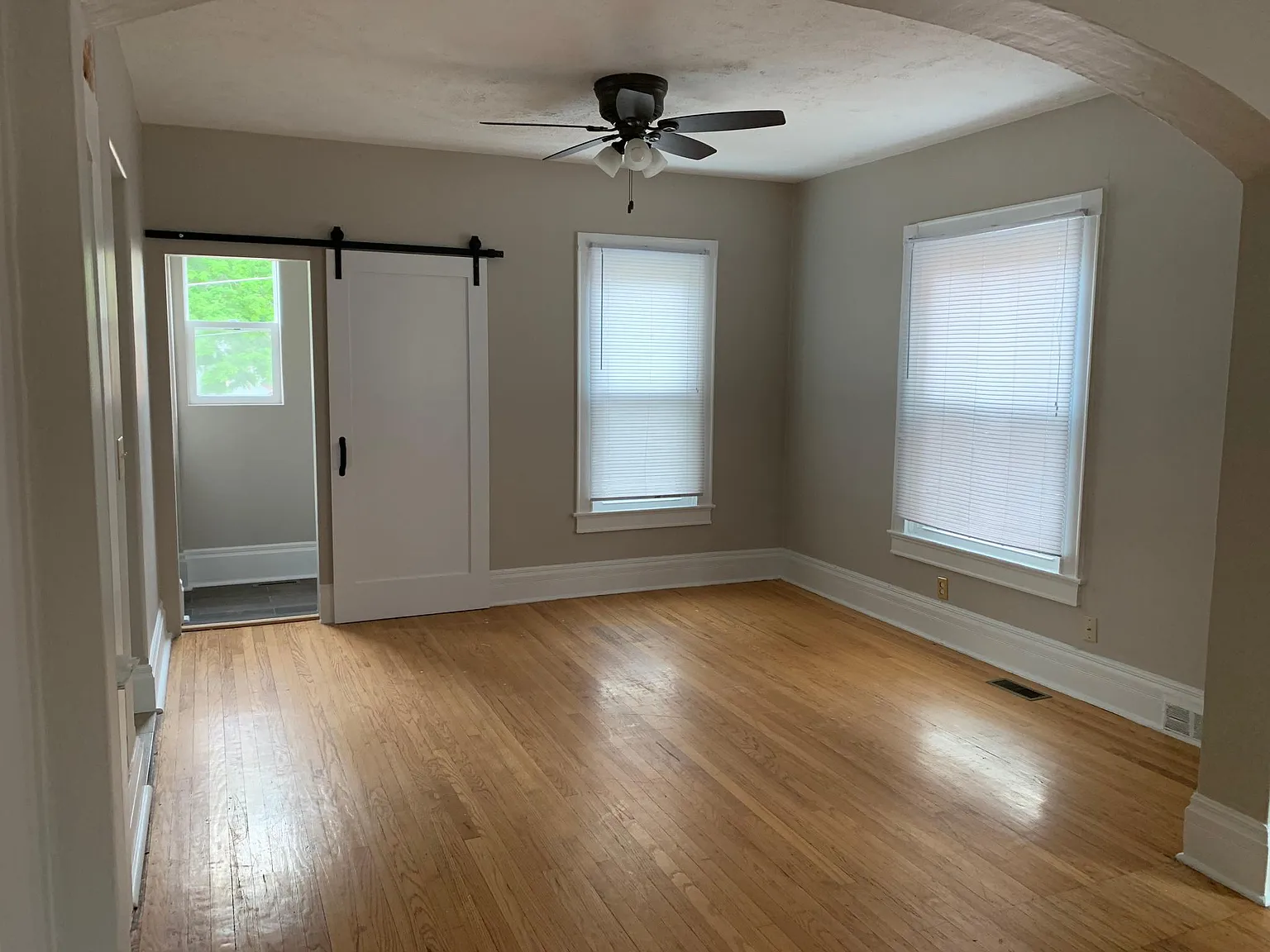 4 bed, 2.5 bath, 1306 sqft, $2,150 — Photo 4