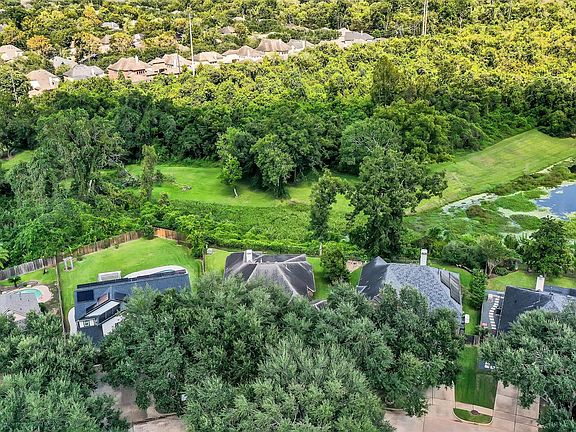 2nd image of 2858 Five Oaks Drive