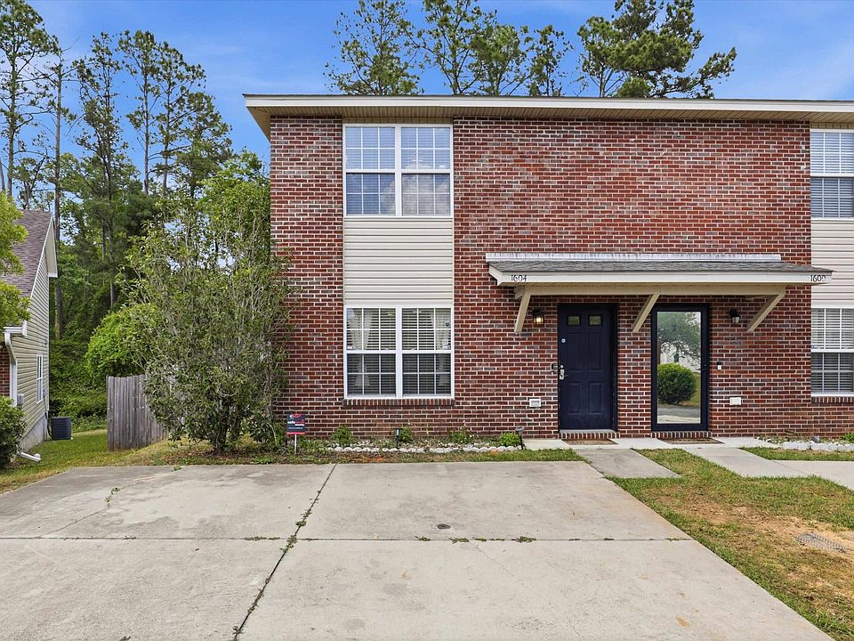 1st image of 1604 Corey Wood Cir