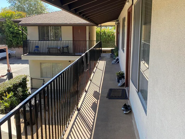 966 Concha Loma Dr #4 — Photo 8