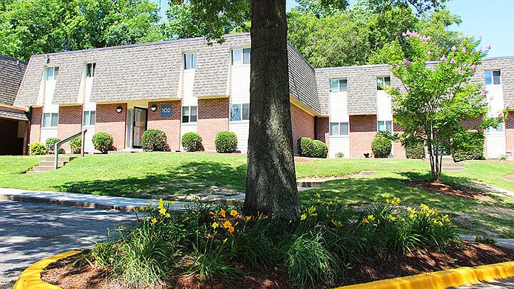 1st image of 100 River Trace Way APT 9