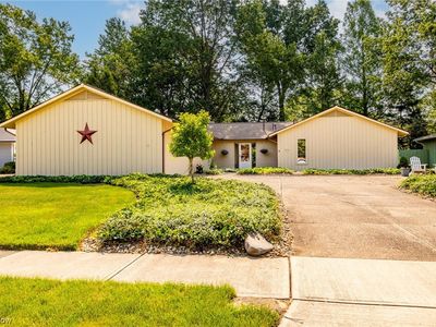 479 Waterbury Dr, Berea, OH, 44017
