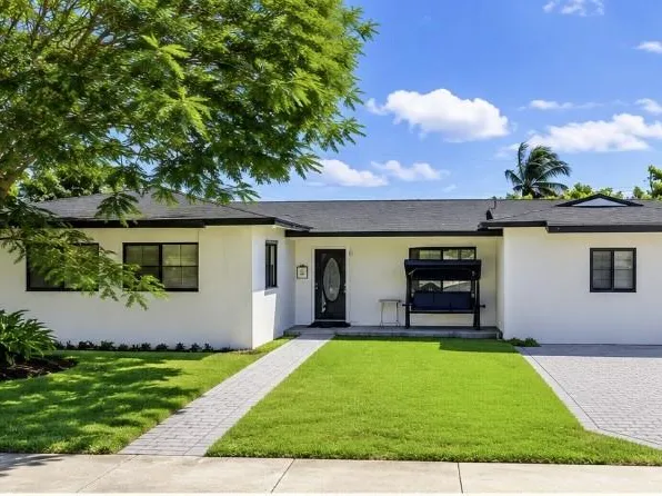 10364 Fairway Heights Blvd, Miami, FL 33157