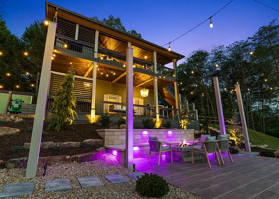 1st image of 100 Blueberry Ln