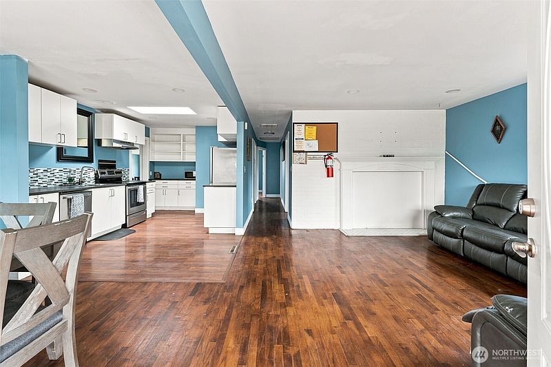 2nd image of 243 E 61st Street