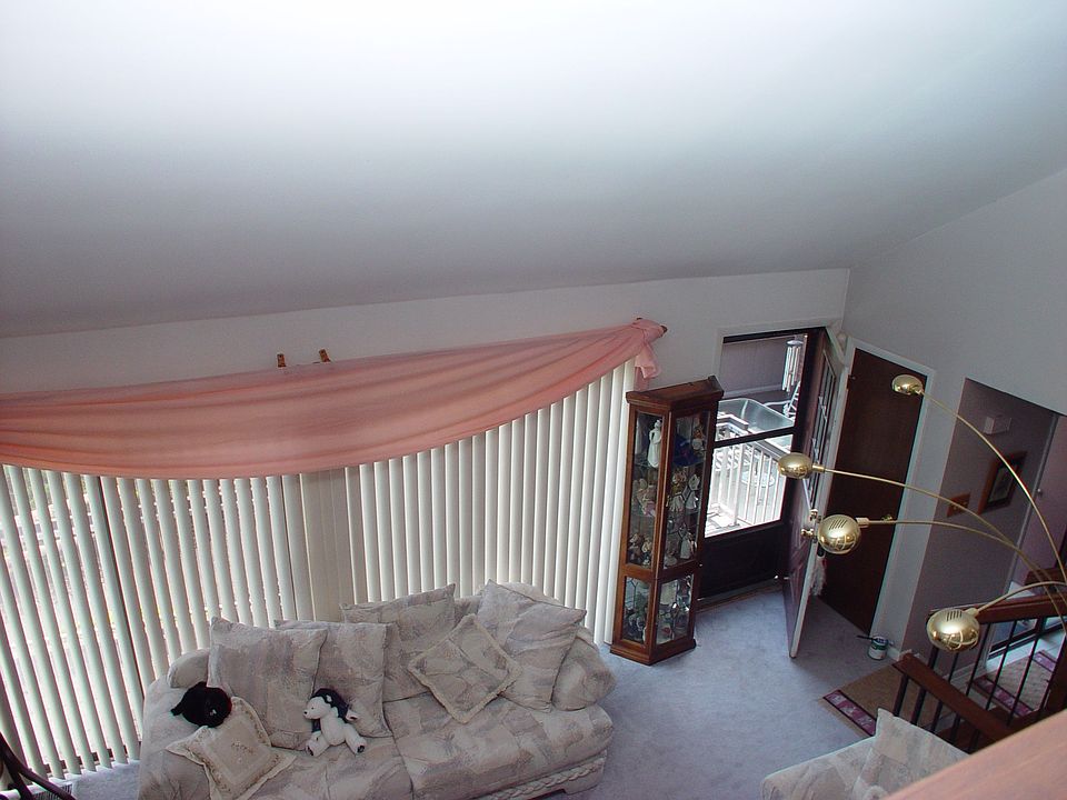 1st image of 3223 Bloomingdale Dr