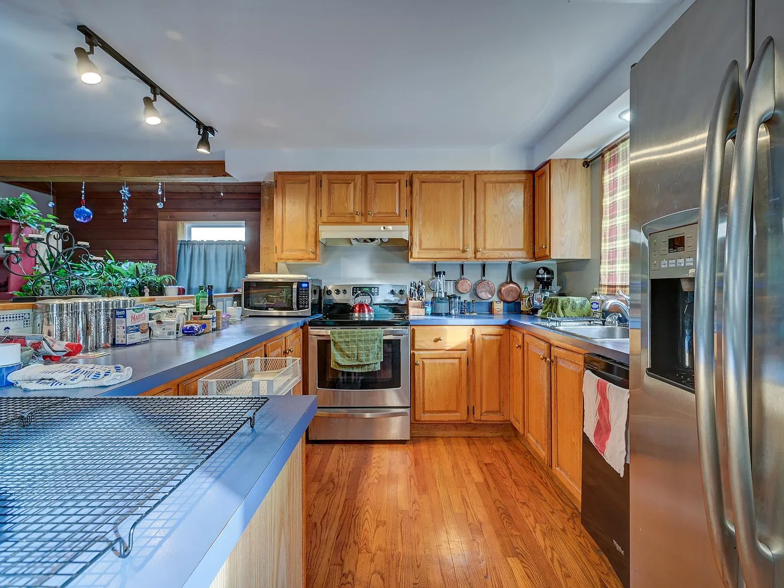 2 bed, 2.0 bath, 1000 sqft, $1,800 — Photo 2