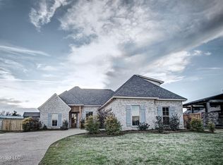 265 Clubview Cir, Pearl, MS 39208