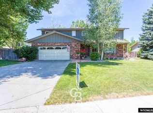 1660 Kelly Dr, Casper, WY 82609