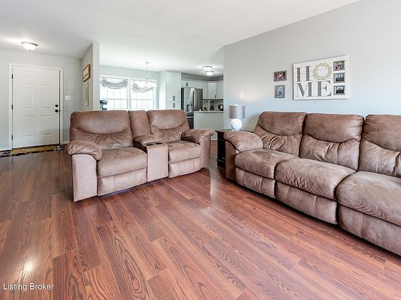 3rd image of 1241 Cottonwood Ct