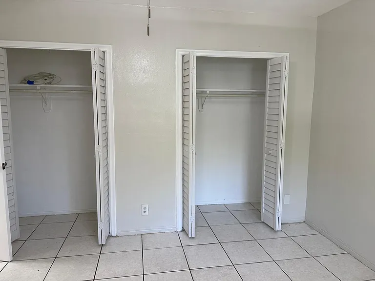 6400 NE 18th Ave #11 — Photo 9