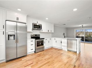 879 Howe Ave, Shelton, CT 06484