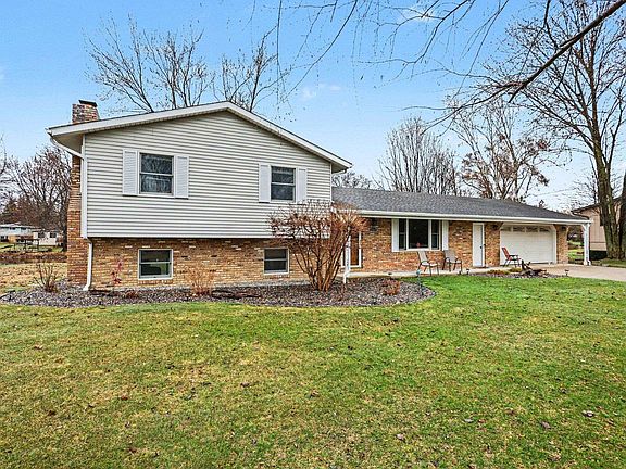 3rd image of 3315 Harris Ln