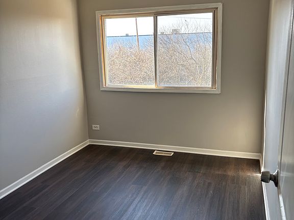 5th image of 271 E Alpine Dr