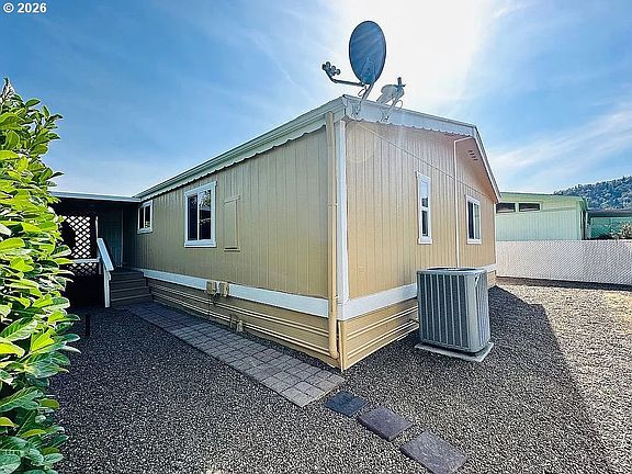 3rd image of 1014 Shadow Ranch Ln