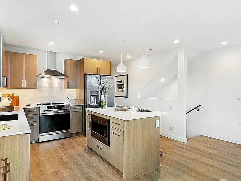Kitchen/living