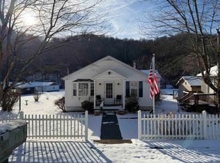 911 Crooked Run Rd, Clarksburg, WV 26301