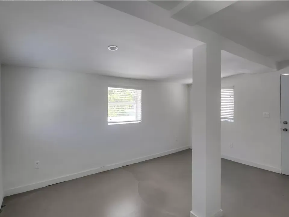 450 NE 62nd St