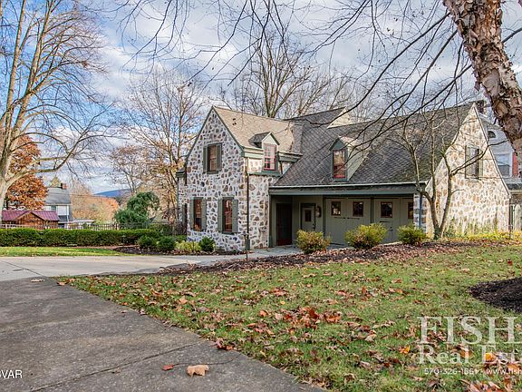 3rd image of 821 Hawthorne Ave