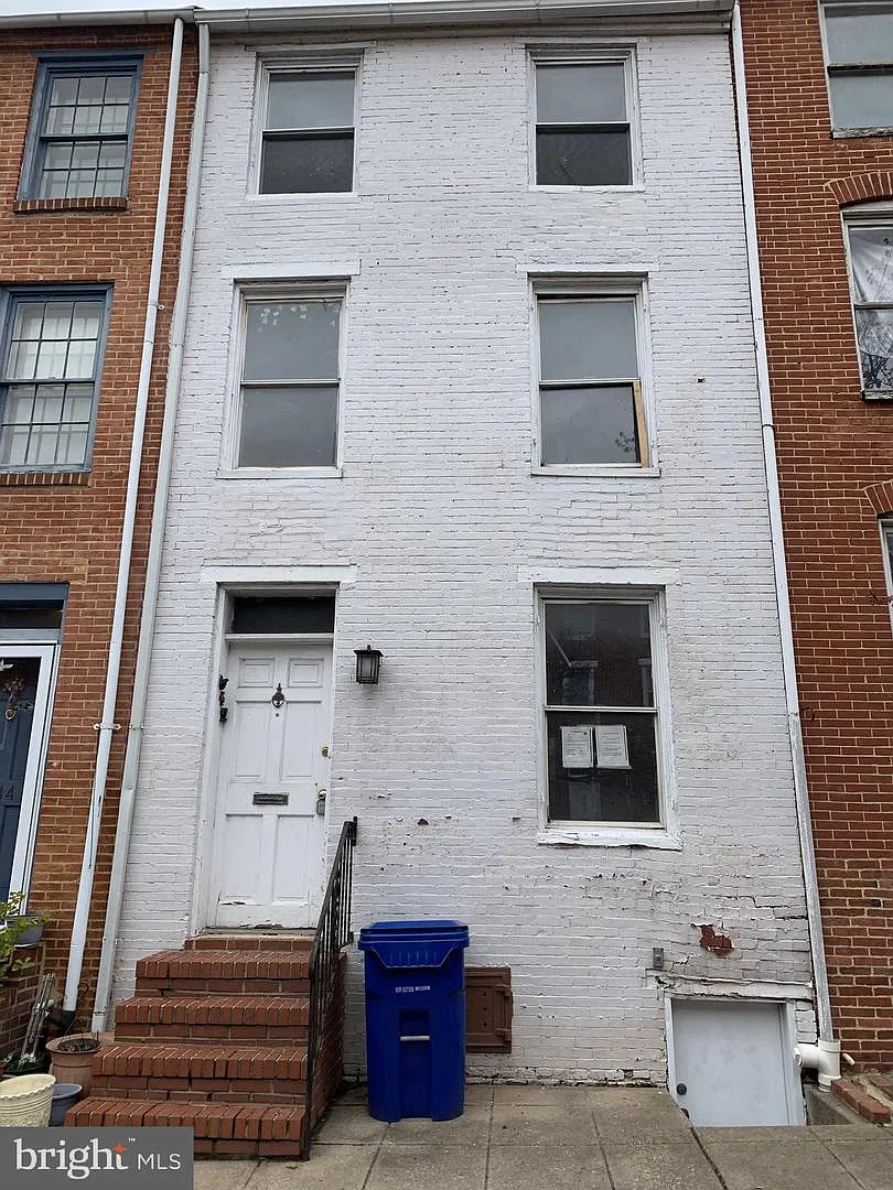 642 Portland St photo 1