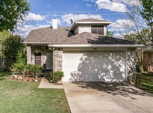 2085 Camelot Dr, Lewisville, TX 75067