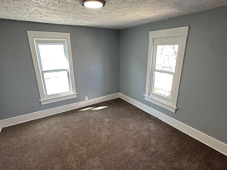 919 Troy Pl NW — Photo 12