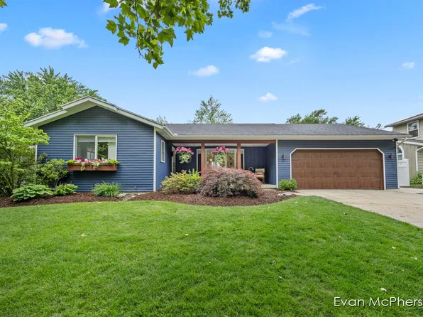 1805 Edgewood Ave SE, Grand Rapids, MI 49506