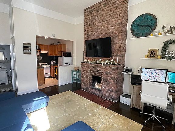 3rd image of 26 W 88th St APT 1B