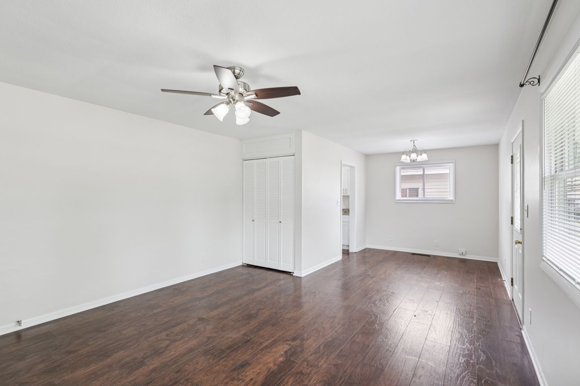 next background image