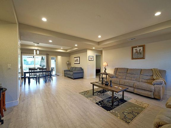 5th image of 273 Griffith Dr