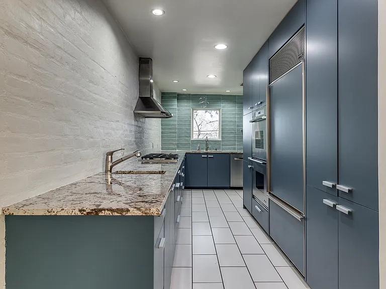 4024 Buena Vista St — Photo 8