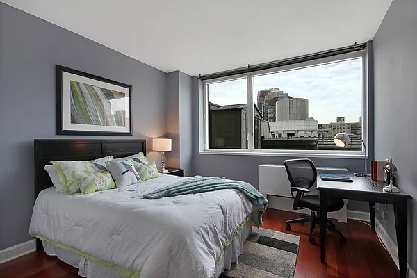 Sold by Corcoran | media 19