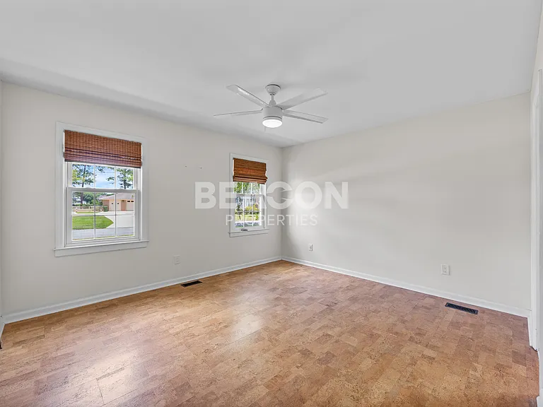406 W Blackbeard Rd — Photo 43