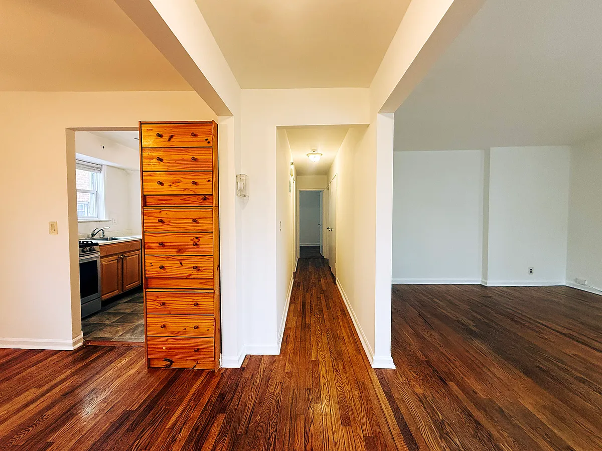 Building Photo - 87 Alexander Ave #1